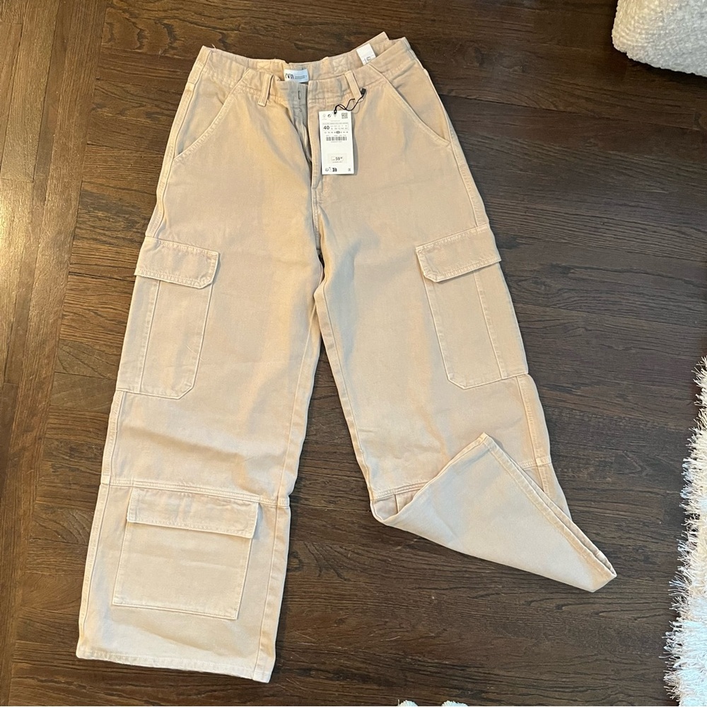 Zara Wide Leg Cargo Pants in Beige